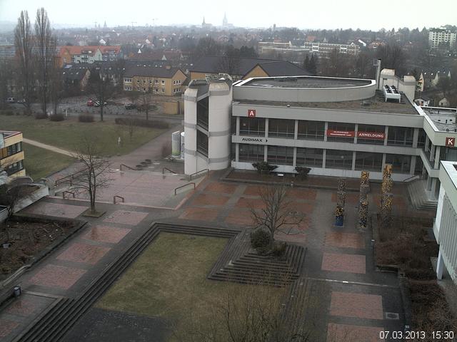 Foto der Webcam: Verwaltungsgeb&auml;ude, Innenhof mit Audimax, H&ouml;rsaal-Geb&auml;ude 1