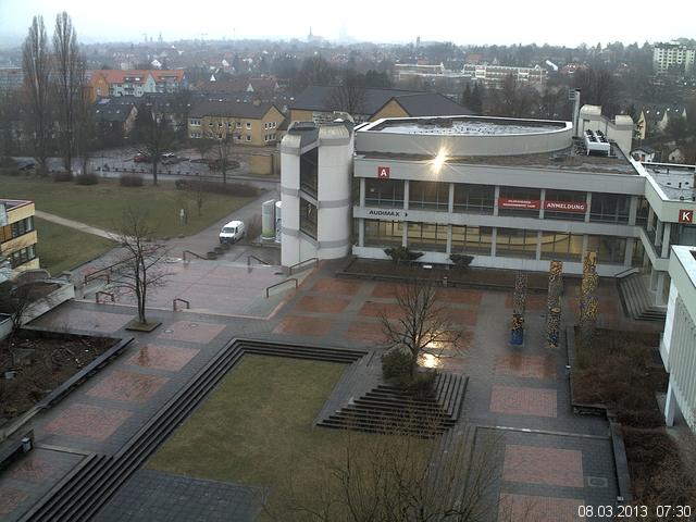 Foto der Webcam: Verwaltungsgeb&auml;ude, Innenhof mit Audimax, H&ouml;rsaal-Geb&auml;ude 1