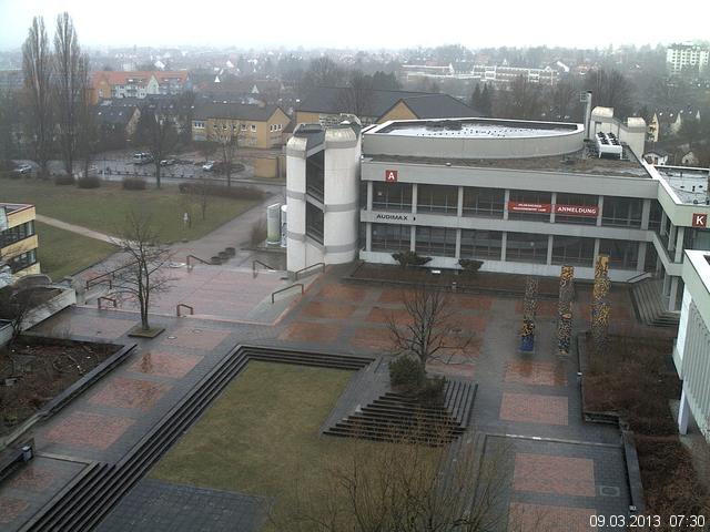 Foto der Webcam: Verwaltungsgeb&auml;ude, Innenhof mit Audimax, H&ouml;rsaal-Geb&auml;ude 1