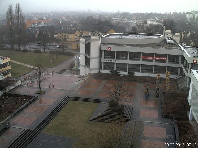 Foto der Webcam: Verwaltungsgeb&auml;ude, Innenhof mit Audimax, H&ouml;rsaal-Geb&auml;ude 1