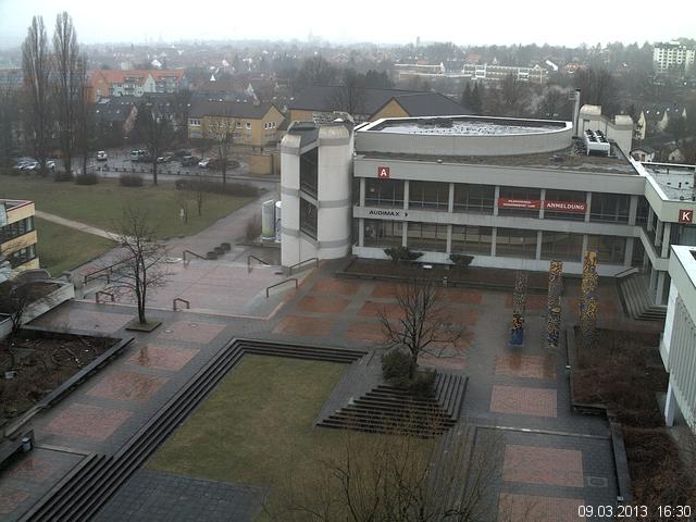 Foto der Webcam: Verwaltungsgeb&auml;ude, Innenhof mit Audimax, H&ouml;rsaal-Geb&auml;ude 1