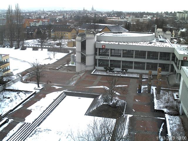 Foto der Webcam: Verwaltungsgeb&auml;ude, Innenhof mit Audimax, H&ouml;rsaal-Geb&auml;ude 1