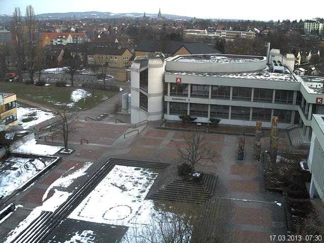 Foto der Webcam: Verwaltungsgeb&auml;ude, Innenhof mit Audimax, H&ouml;rsaal-Geb&auml;ude 1