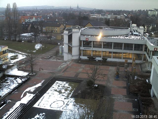 Foto der Webcam: Verwaltungsgeb&auml;ude, Innenhof mit Audimax, H&ouml;rsaal-Geb&auml;ude 1