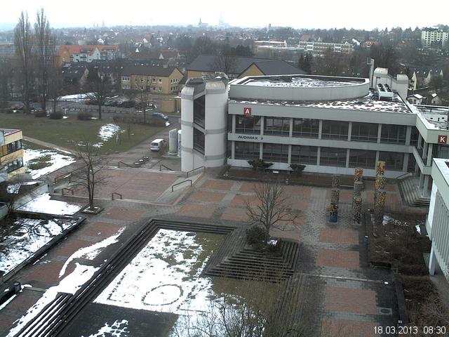 Foto der Webcam: Verwaltungsgeb&auml;ude, Innenhof mit Audimax, H&ouml;rsaal-Geb&auml;ude 1