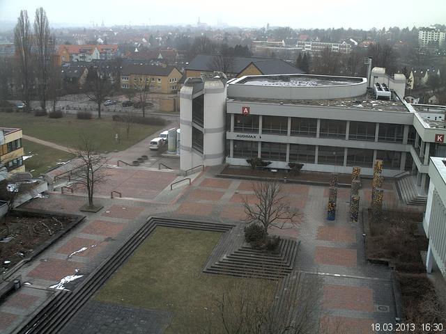 Foto der Webcam: Verwaltungsgeb&auml;ude, Innenhof mit Audimax, H&ouml;rsaal-Geb&auml;ude 1