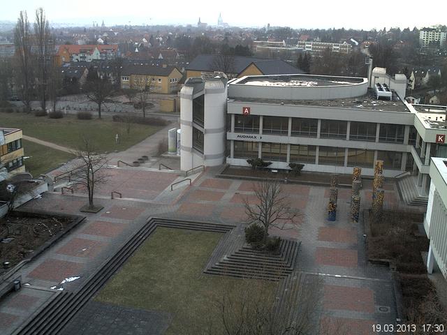 Foto der Webcam: Verwaltungsgeb&auml;ude, Innenhof mit Audimax, H&ouml;rsaal-Geb&auml;ude 1