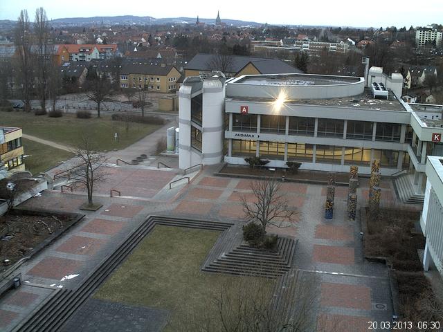 Foto der Webcam: Verwaltungsgeb&auml;ude, Innenhof mit Audimax, H&ouml;rsaal-Geb&auml;ude 1