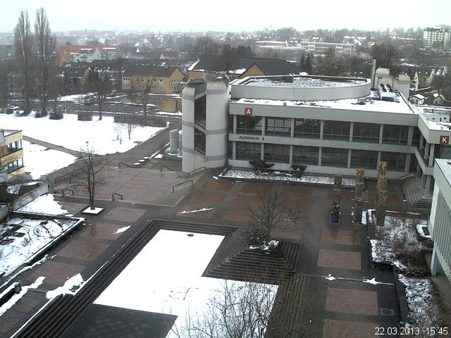 Foto der Webcam: Verwaltungsgeb&auml;ude, Innenhof mit Audimax, H&ouml;rsaal-Geb&auml;ude 1