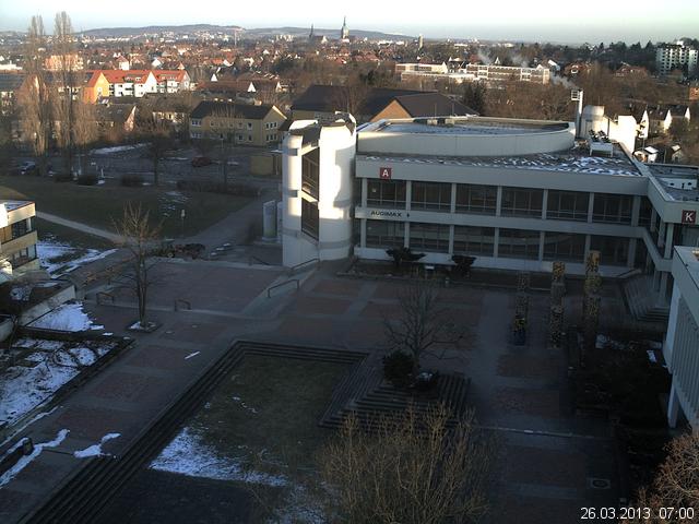 Foto der Webcam: Verwaltungsgeb&auml;ude, Innenhof mit Audimax, H&ouml;rsaal-Geb&auml;ude 1