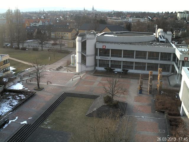 Foto der Webcam: Verwaltungsgeb&auml;ude, Innenhof mit Audimax, H&ouml;rsaal-Geb&auml;ude 1