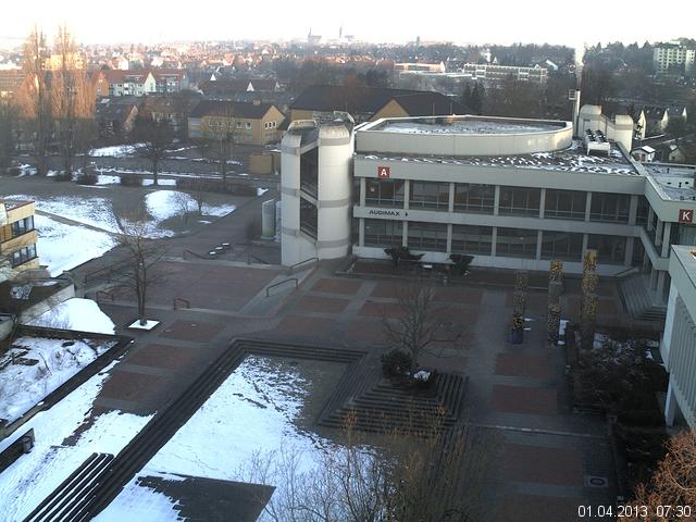 Foto der Webcam: Verwaltungsgeb&auml;ude, Innenhof mit Audimax, H&ouml;rsaal-Geb&auml;ude 1