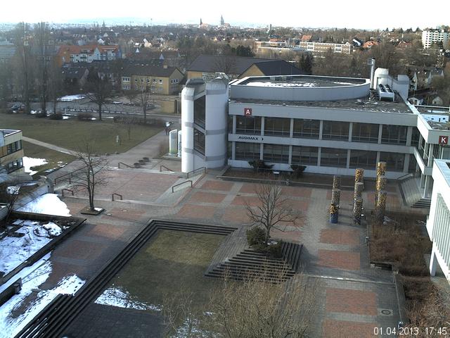 Foto der Webcam: Verwaltungsgeb&auml;ude, Innenhof mit Audimax, H&ouml;rsaal-Geb&auml;ude 1