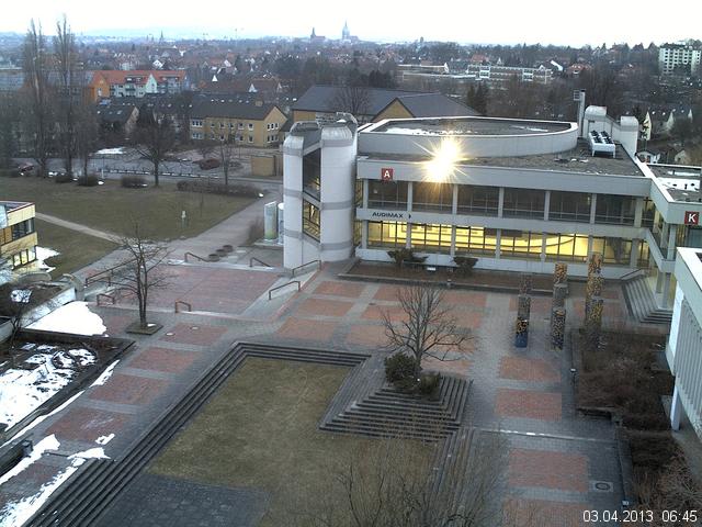 Foto der Webcam: Verwaltungsgeb&auml;ude, Innenhof mit Audimax, H&ouml;rsaal-Geb&auml;ude 1
