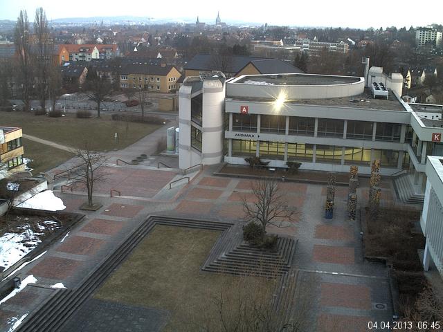 Foto der Webcam: Verwaltungsgeb&auml;ude, Innenhof mit Audimax, H&ouml;rsaal-Geb&auml;ude 1
