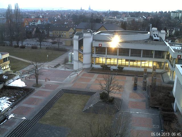 Foto der Webcam: Verwaltungsgeb&auml;ude, Innenhof mit Audimax, H&ouml;rsaal-Geb&auml;ude 1
