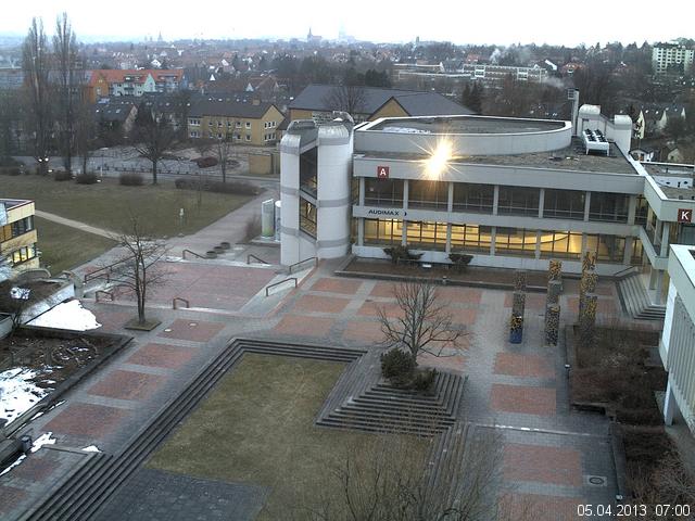 Foto der Webcam: Verwaltungsgeb&auml;ude, Innenhof mit Audimax, H&ouml;rsaal-Geb&auml;ude 1