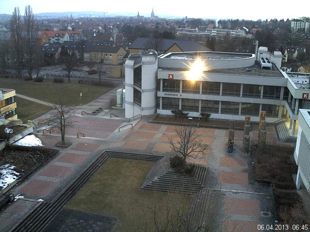 Foto der Webcam: Verwaltungsgeb&auml;ude, Innenhof mit Audimax, H&ouml;rsaal-Geb&auml;ude 1