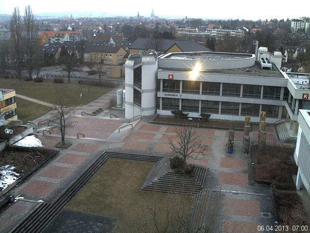 Foto der Webcam: Verwaltungsgeb&auml;ude, Innenhof mit Audimax, H&ouml;rsaal-Geb&auml;ude 1