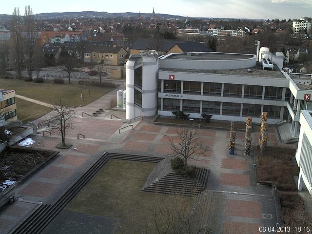 Foto der Webcam: Verwaltungsgeb&auml;ude, Innenhof mit Audimax, H&ouml;rsaal-Geb&auml;ude 1
