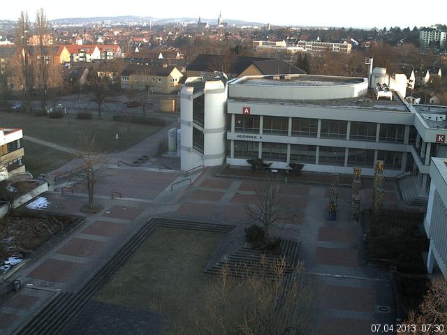 Foto der Webcam: Verwaltungsgeb&auml;ude, Innenhof mit Audimax, H&ouml;rsaal-Geb&auml;ude 1