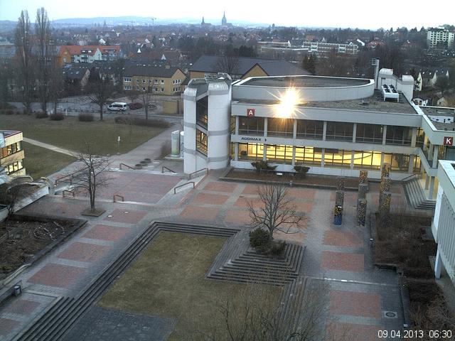 Foto der Webcam: Verwaltungsgeb&auml;ude, Innenhof mit Audimax, H&ouml;rsaal-Geb&auml;ude 1