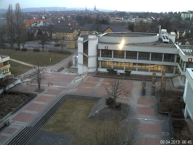 Foto der Webcam: Verwaltungsgeb&auml;ude, Innenhof mit Audimax, H&ouml;rsaal-Geb&auml;ude 1