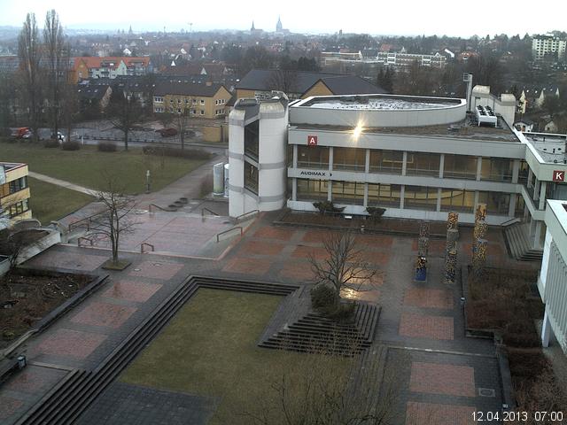 Foto der Webcam: Verwaltungsgeb&auml;ude, Innenhof mit Audimax, H&ouml;rsaal-Geb&auml;ude 1