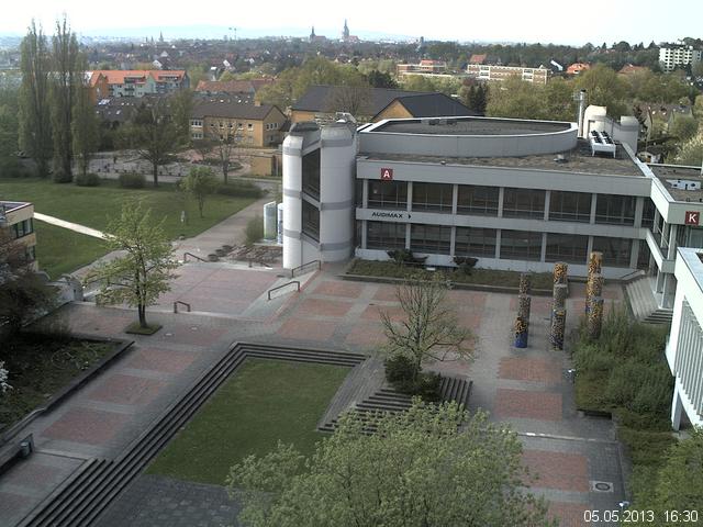 Foto der Webcam: Verwaltungsgeb&auml;ude, Innenhof mit Audimax, H&ouml;rsaal-Geb&auml;ude 1