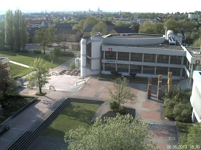 Foto der Webcam: Verwaltungsgeb&auml;ude, Innenhof mit Audimax, H&ouml;rsaal-Geb&auml;ude 1