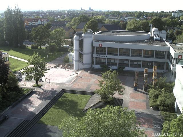 Foto der Webcam: Verwaltungsgeb&auml;ude, Innenhof mit Audimax, H&ouml;rsaal-Geb&auml;ude 1