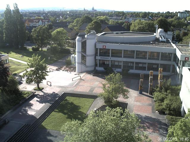 Foto der Webcam: Verwaltungsgeb&auml;ude, Innenhof mit Audimax, H&ouml;rsaal-Geb&auml;ude 1