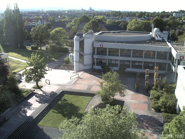Foto der Webcam: Verwaltungsgeb&auml;ude, Innenhof mit Audimax, H&ouml;rsaal-Geb&auml;ude 1