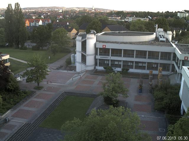 Foto der Webcam: Verwaltungsgeb&auml;ude, Innenhof mit Audimax, H&ouml;rsaal-Geb&auml;ude 1