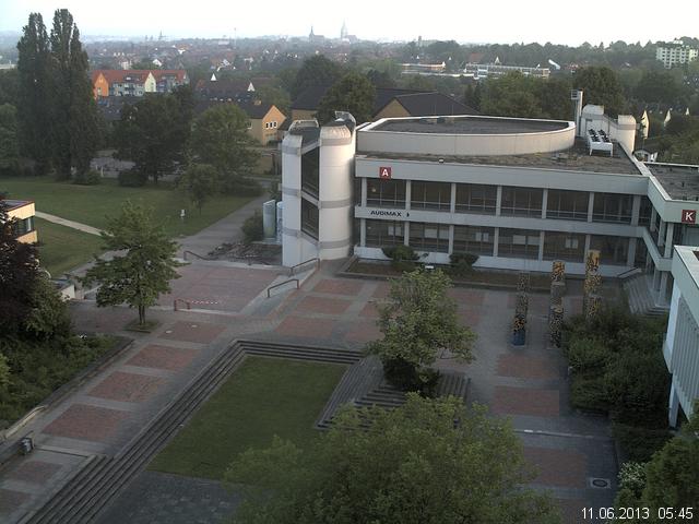 Foto der Webcam: Verwaltungsgeb&auml;ude, Innenhof mit Audimax, H&ouml;rsaal-Geb&auml;ude 1