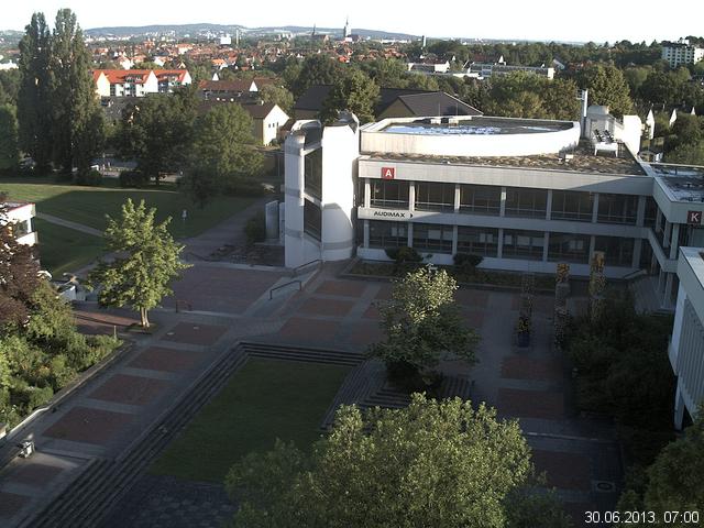 Foto der Webcam: Verwaltungsgeb&auml;ude, Innenhof mit Audimax, H&ouml;rsaal-Geb&auml;ude 1