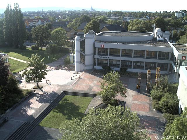 Foto der Webcam: Verwaltungsgeb&auml;ude, Innenhof mit Audimax, H&ouml;rsaal-Geb&auml;ude 1