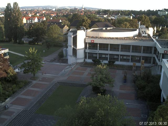 Foto der Webcam: Verwaltungsgeb&auml;ude, Innenhof mit Audimax, H&ouml;rsaal-Geb&auml;ude 1