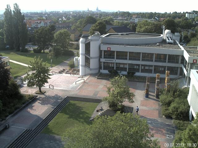 Foto der Webcam: Verwaltungsgeb&auml;ude, Innenhof mit Audimax, H&ouml;rsaal-Geb&auml;ude 1