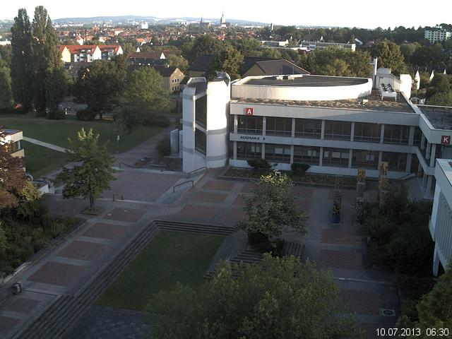 Foto der Webcam: Verwaltungsgeb&auml;ude, Innenhof mit Audimax, H&ouml;rsaal-Geb&auml;ude 1