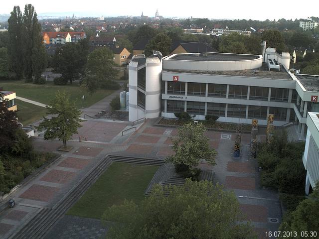 Foto der Webcam: Verwaltungsgeb&auml;ude, Innenhof mit Audimax, H&ouml;rsaal-Geb&auml;ude 1