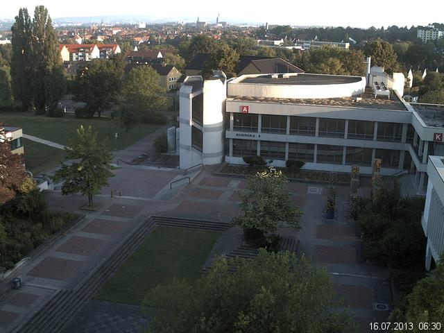 Foto der Webcam: Verwaltungsgeb&auml;ude, Innenhof mit Audimax, H&ouml;rsaal-Geb&auml;ude 1