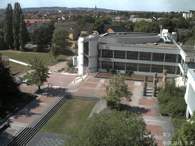 Foto der Webcam: Verwaltungsgeb&auml;ude, Innenhof mit Audimax, H&ouml;rsaal-Geb&auml;ude 1