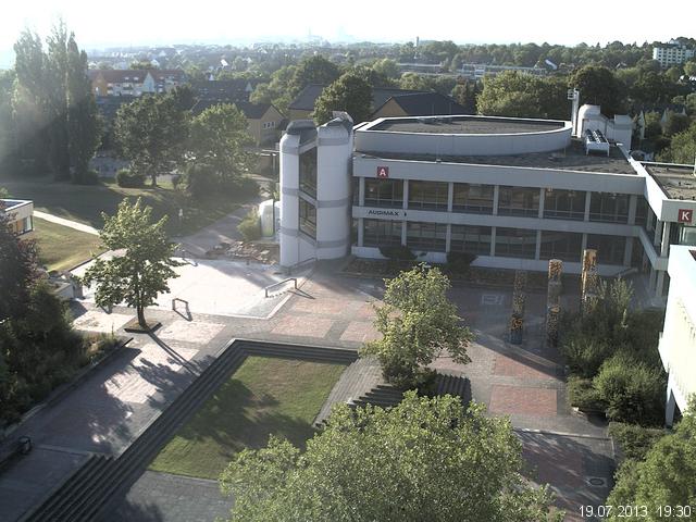 Foto der Webcam: Verwaltungsgeb&auml;ude, Innenhof mit Audimax, H&ouml;rsaal-Geb&auml;ude 1