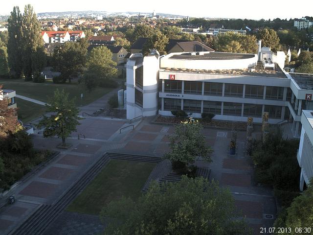 Foto der Webcam: Verwaltungsgeb&auml;ude, Innenhof mit Audimax, H&ouml;rsaal-Geb&auml;ude 1