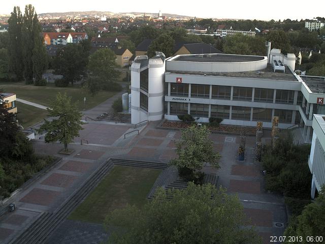 Foto der Webcam: Verwaltungsgeb&auml;ude, Innenhof mit Audimax, H&ouml;rsaal-Geb&auml;ude 1