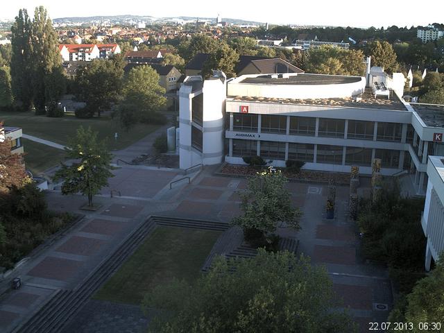 Foto der Webcam: Verwaltungsgeb&auml;ude, Innenhof mit Audimax, H&ouml;rsaal-Geb&auml;ude 1
