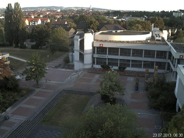 Foto der Webcam: Verwaltungsgeb&auml;ude, Innenhof mit Audimax, H&ouml;rsaal-Geb&auml;ude 1
