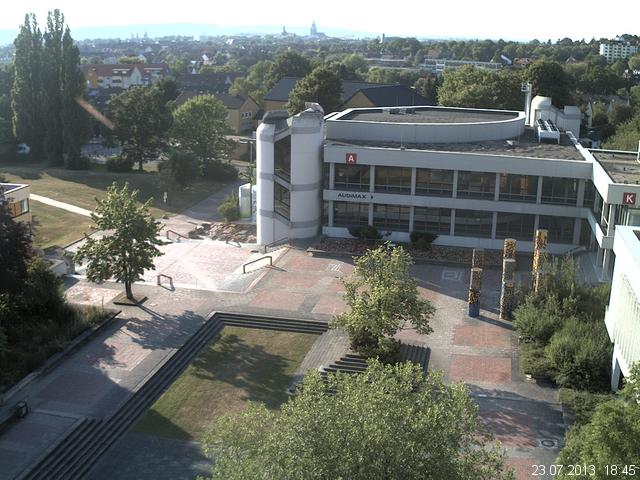 Foto der Webcam: Verwaltungsgeb&auml;ude, Innenhof mit Audimax, H&ouml;rsaal-Geb&auml;ude 1