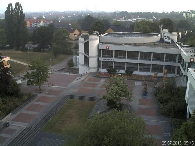 Foto der Webcam: Verwaltungsgeb&auml;ude, Innenhof mit Audimax, H&ouml;rsaal-Geb&auml;ude 1